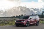 Chrysler Pacifica Limited S Appearance Package 2017 года